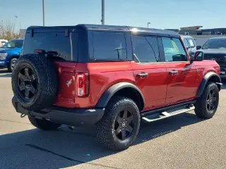Ford Bronco 2024 4x4 Black Diamond SUV de 4 puertas