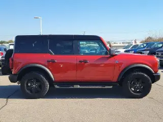 Ford Bronco 2024 4x4 Black Diamond SUV de 4 puertas