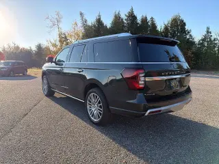Ford Expedition MAX 2022 4x4 Platinum 4dr SUV