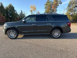 Ford Expedition MAX 2022 4x4 Platinum 4dr SUV