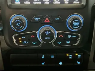 Ram 1500 2017 4x4 Deportivo 4dr Cabina de Crew 5.5 ft. SB Pickup