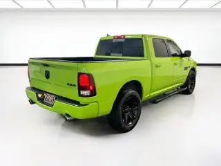 Ram 1500 2017 4x4 Deportivo 4dr Cabina de Crew 5.5 ft. SB Pickup