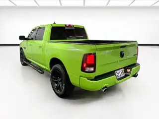 Ram 1500 2017 4x4 Deportivo 4dr Cabina de Crew 5.5 ft. SB Pickup