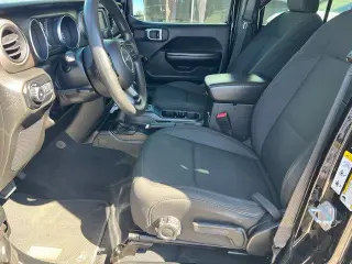 Jeep Wrangler Unlimited 2018 4x4 Sport SUV de 4 puertas (lanzamiento a mitad de año)