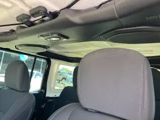 Jeep Wrangler Unlimited 2018 4x4 Sport SUV de 4 puertas (lanzamiento a mitad de año)