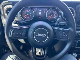 Jeep Wrangler Unlimited 2018 4x4 Sport SUV de 4 puertas (lanzamiento a mitad de año)