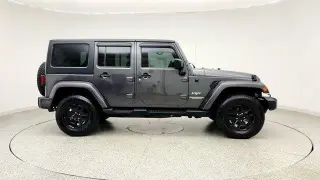 Jeep Wrangler Unlimited 2017 4x4 Sahara 4dr SUV