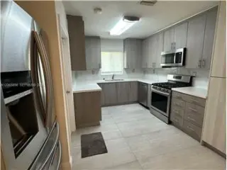 Propiedad de alquiler con 5 dormitorios y 4 baños en Miami