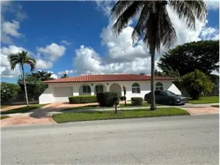 Propiedad de alquiler con 5 dormitorios y 4 baños en Miami