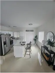Propiedad en alquiler con 4 dormitorios y 2.5 baños en Miami