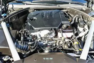 Genesis G70 2024 2.5T Standard 4dr Sedán