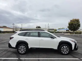 Subaru Outback 2025