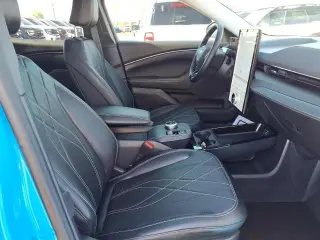 Ford Mustang Mach-E 2024 Select 4dr SUV