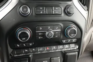 Chevrolet Silverado 1500 Limited 2022 4x4 LTZ 4dr Cab con motor de 5.8 ft. SB