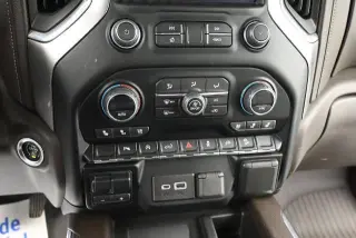 Chevrolet Silverado 1500 Limited 2022 4x4 LTZ 4dr Cab con motor de 5.8 ft. SB
