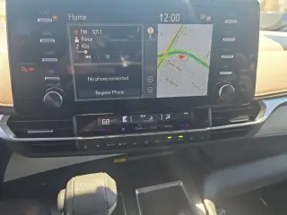 Toyota Sienna 2021 Platino 7 Pasajeros 4 puertas Furgoneta Mini