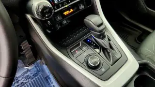 Toyota RAV4 Híbrido 2021 AWD XLE SUV de 4 puertas