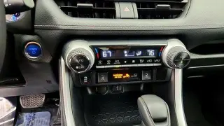 Toyota RAV4 Híbrido 2021 AWD XLE SUV de 4 puertas