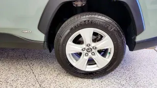 Toyota RAV4 Híbrido 2021 AWD XLE SUV de 4 puertas