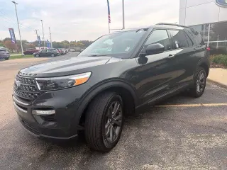 Ford Explorer 2023 con tracción en las cuatro ruedas XLT 4dr SUV