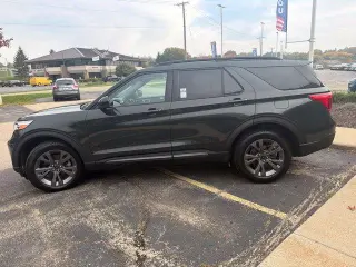 Ford Explorer 2023 con tracción en las cuatro ruedas XLT 4dr SUV