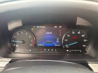 Ford Explorer 2023 con tracción en las cuatro ruedas XLT 4dr SUV