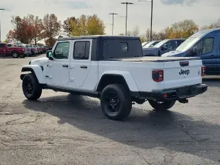 Jeep Gladiator 2024 4x4 Sport 4dr Crew Cab 5.0 ft. SB