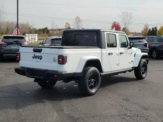 Jeep Gladiator 2024 4x4 Sport 4dr Crew Cab 5.0 ft. SB