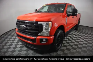 Ford F-250 Super Duty 2022 4x4 XLT Cabina de Tripulación 4 puertas 6.8 ft. SB Pickup