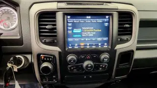 Ram 1500 Classic 2019 4x4 Tradesman 4dr Crew Cab 5.5 ft. SB Pickup