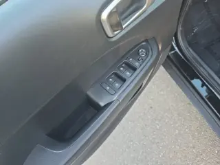 Hyundai VENUE 2025 SEL 4dr Crossover