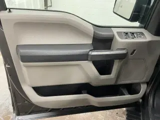 Ford F-150 2018 4x4 Lariat 4dr SuperCrew 5.5 ft. SB