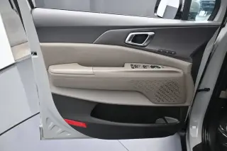 Kia Carnival Hybrid 2025 EX 4 puertas Mini-Van