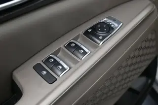 Kia Carnival Hybrid 2025 EX 4 puertas Mini-Van