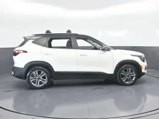 Kia Seltos 2023 S 4dr SUV