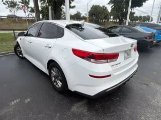 Kia Optima 2019 S 4dr Sedán