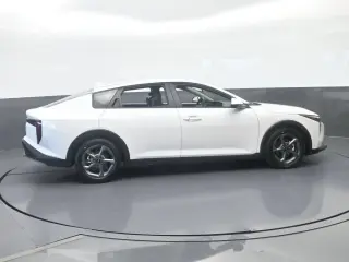 Kia K4 2026 LX Sedán 4 puertas