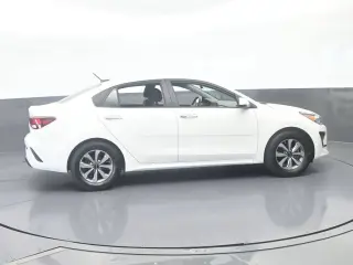 Kia Rio 2022 S 4dr Sedán