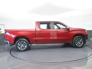 Chevrolet Silverado 1500 2023 4x2 LT 4 puertas Crew Cab 5.8 ft. SB