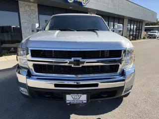 Chevrolet Silverado 2500HD 2010 4x4 LT 4dr Crew Cab SB