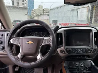 2018 Chevrolet Silverado 1500 4WD Crew Cab 143.5" LTZ w/1LZ