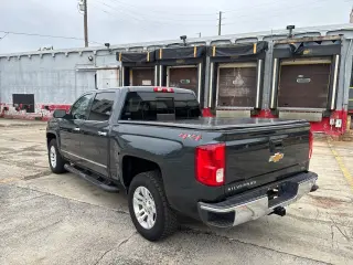 2018 Chevrolet Silverado 1500 4WD Crew Cab 143.5" LTZ w/1LZ