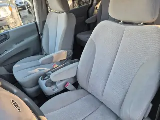 2009 Kia Sedona EX LWB