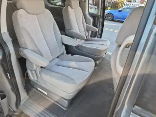 2009 Kia Sedona EX LWB
