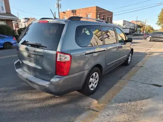 2009 Kia Sedona EX LWB