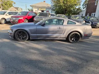 2006 Ford Mustang GT Deluxe Coupe