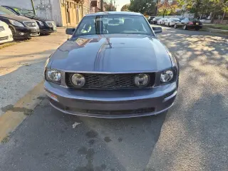 2006 Ford Mustang GT Deluxe Coupe