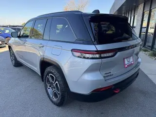 Jeep Grand Cherokee 2022 4x4 Trailhawk 4dr SUV (lanzamiento a mitad de año)