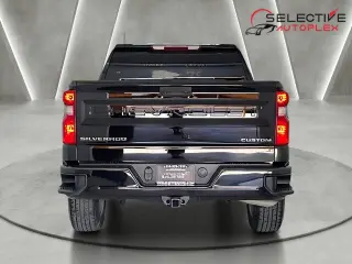 Chevrolet Silverado 1500 2022 4x2 Custom 4dr Crew Cab 5.8 ft. SB
