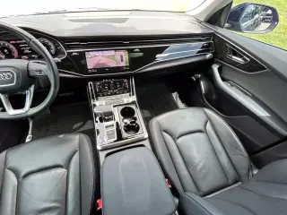 Audi Q8 2023 AWD quattro Premium 55 TFSI 4dr SUV